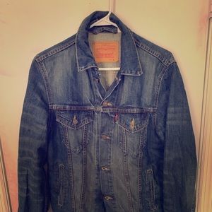Levi’s Denim Trucker jacket. Slim fit Medium